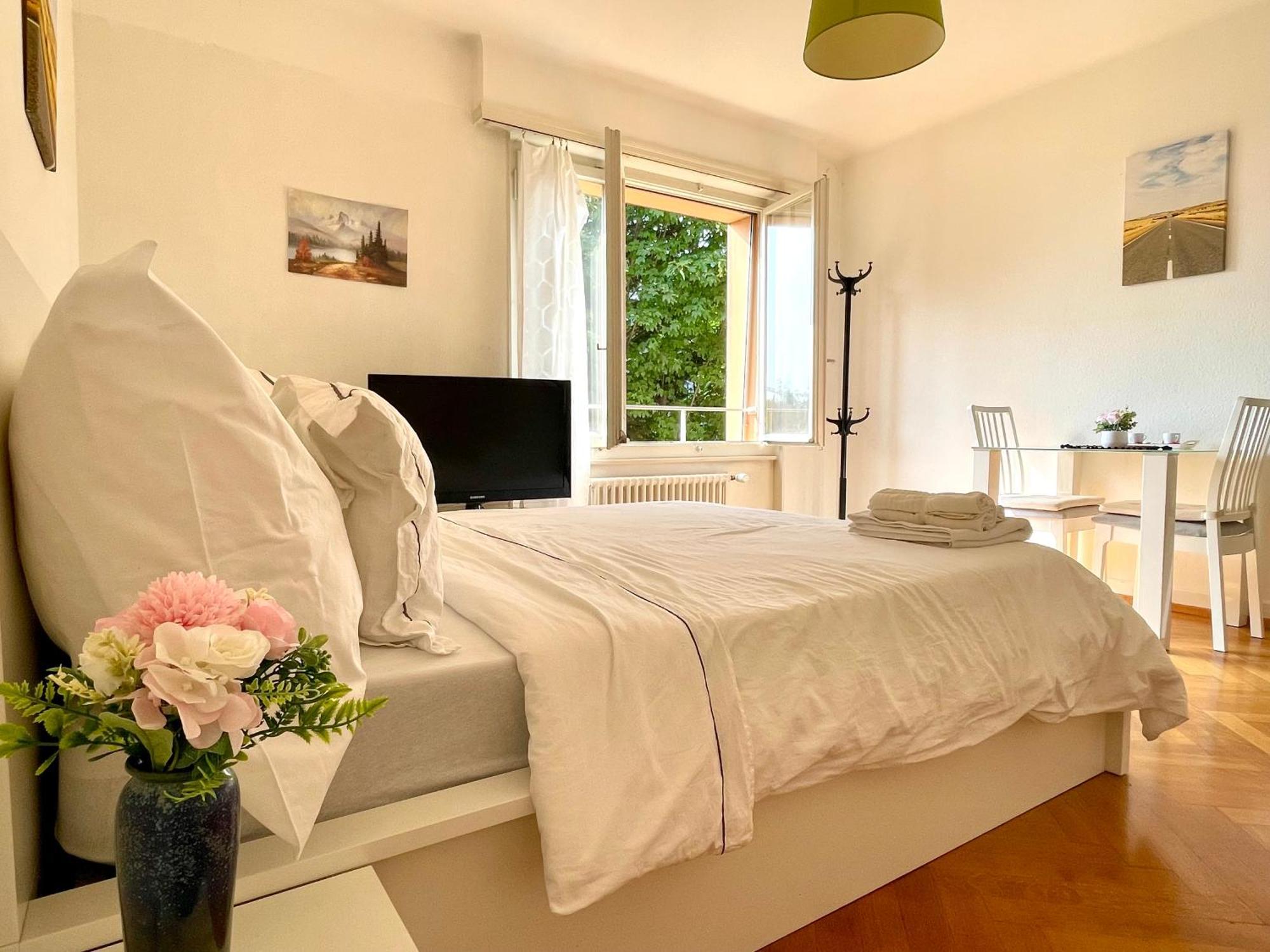 4 Minutes From Train Station